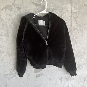 Athleta Ritual Womens Sz Small Jacket Black Hooded Super Soft Cozy Faux Fur
